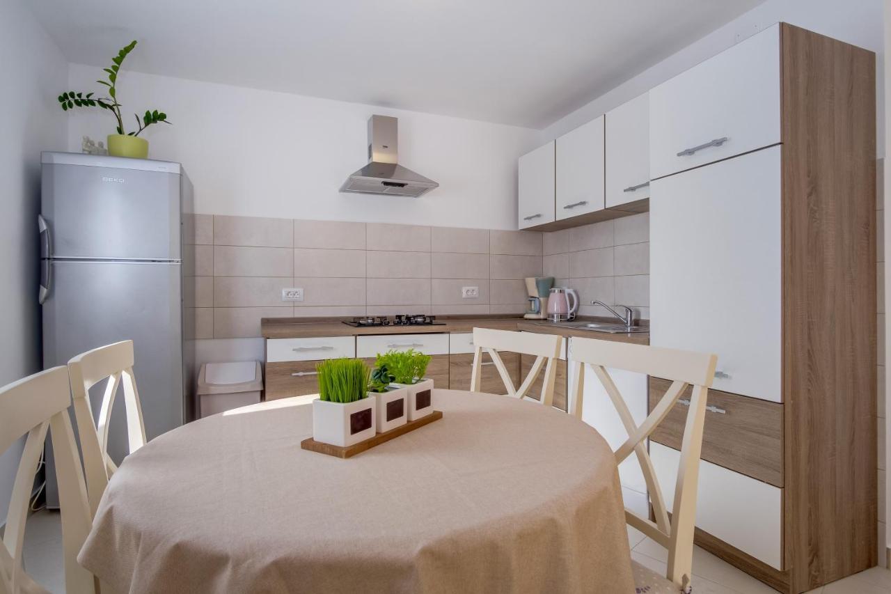 Apartment Angela Čunski Eksteriør bilde