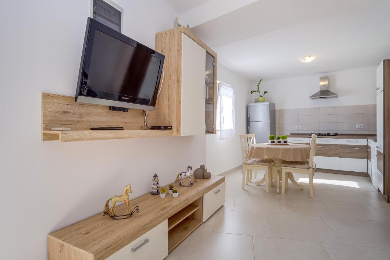 Apartment Angela Čunski Eksteriør bilde
